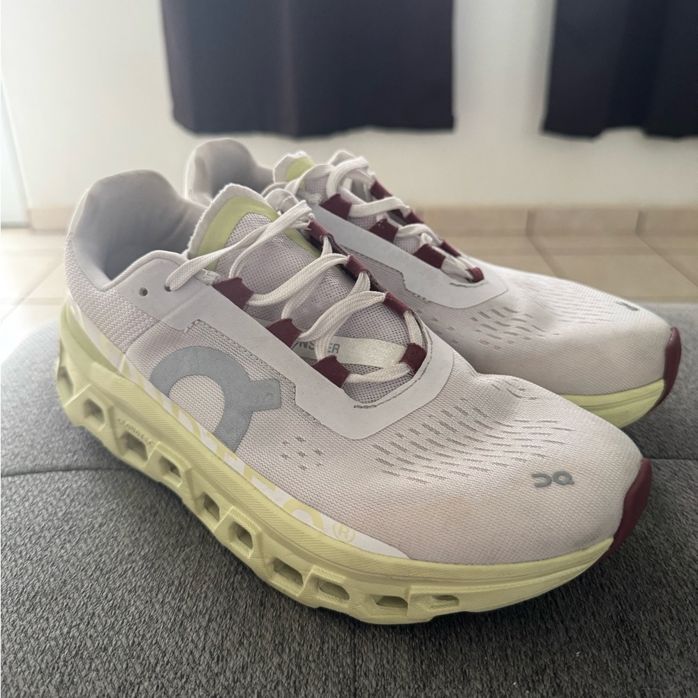 On Cloudmonster "Frost Acacia "